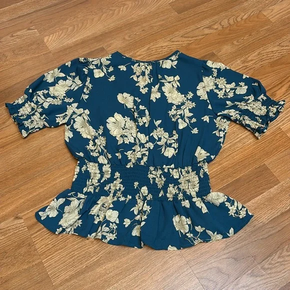 Sienna Sky dark and cream floral teal short flutter sleeve peplum blouse. Size L - Picture 8 of 17